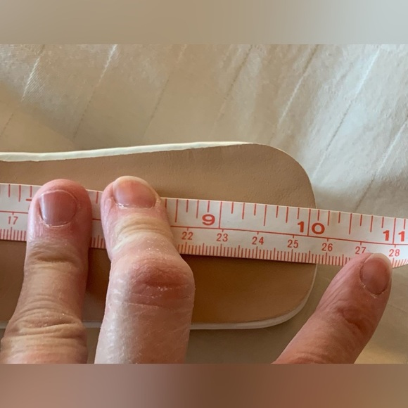 NWOT Unbranded White Sandals Buckle Embellished Open-Toe Low Block Heel; Size 41 - Picture 7 of 10